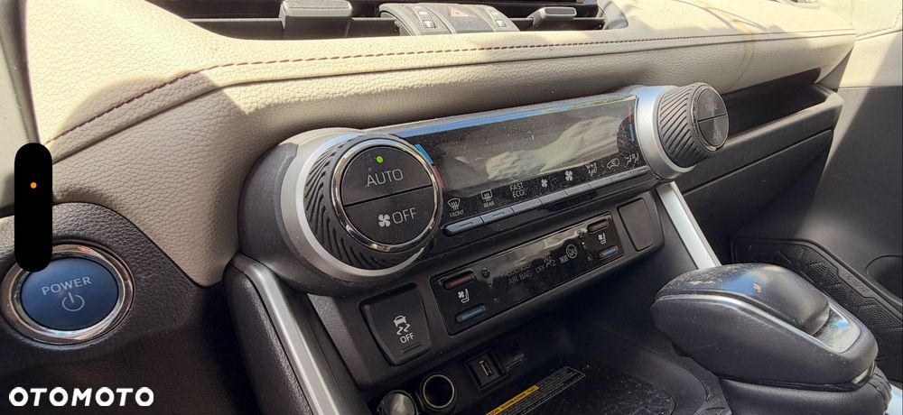 Toyota RAV4 2.5 Hybrid Black Edition by JBL 4x4 - 11