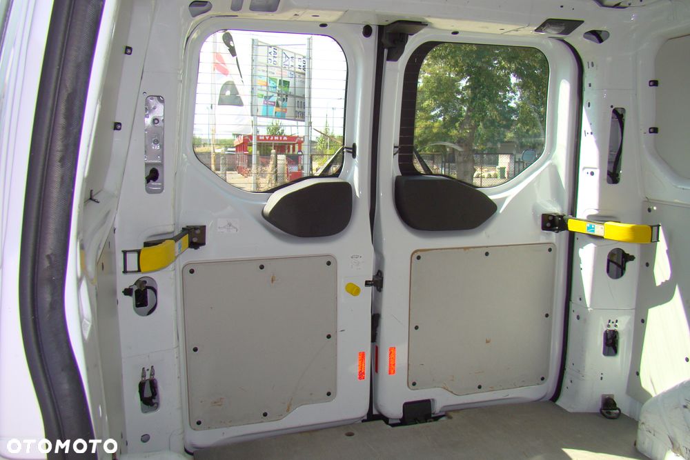 Ford Transit Custom - 13