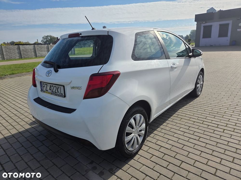 Toyota Yaris 2016 photo 3