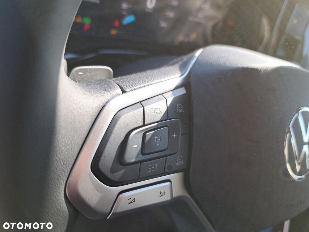 Volkswagen Multivan - 12