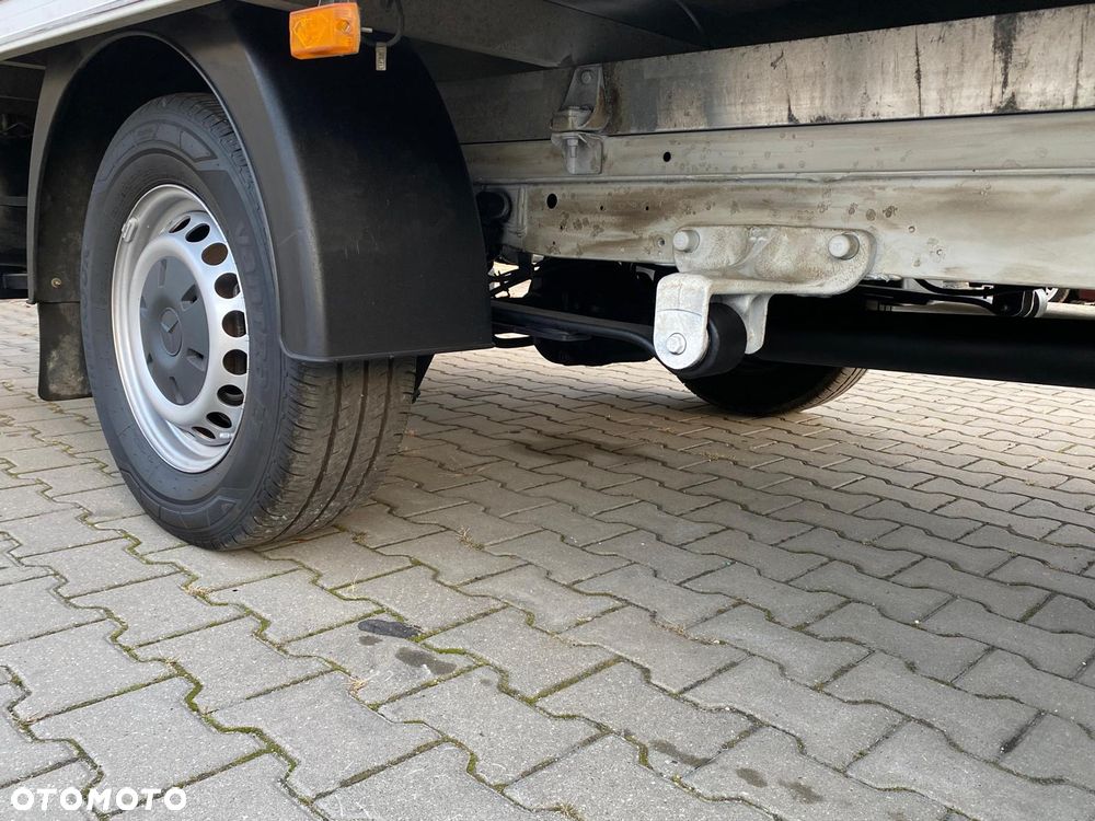 Mercedes-Benz Sprinter - 26