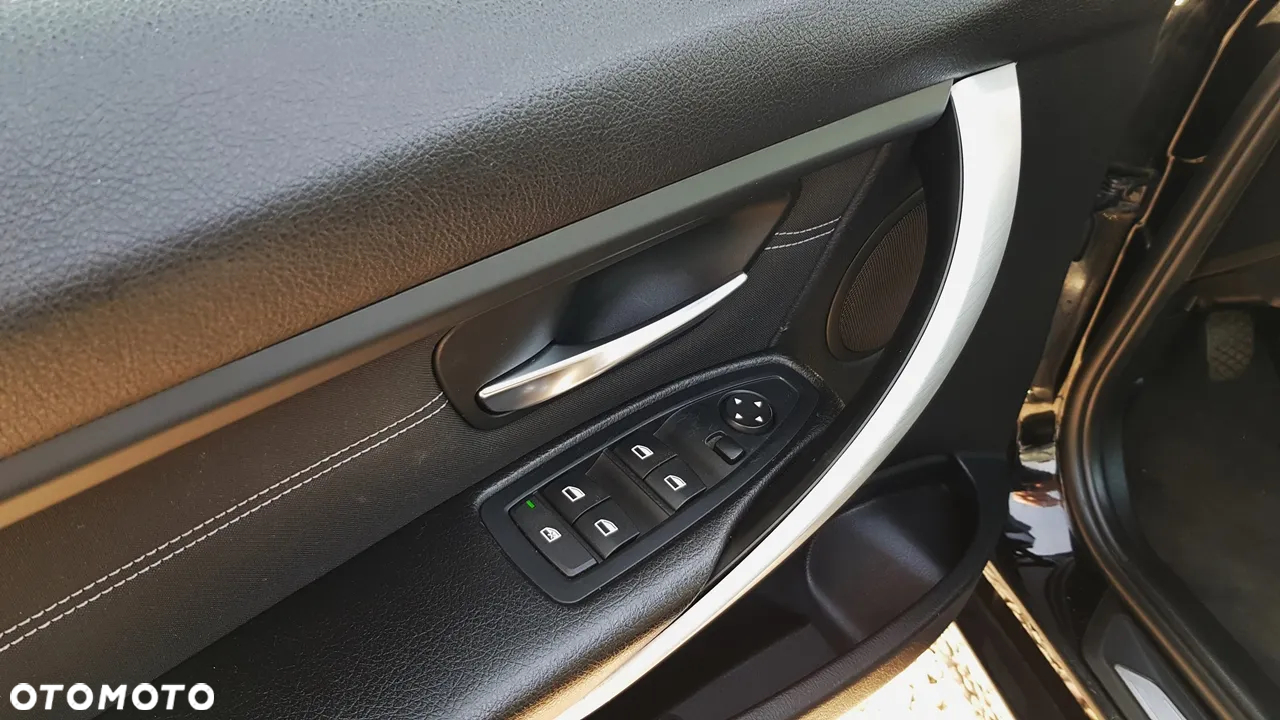 BMW Seria 3 320d Sport Line - 11