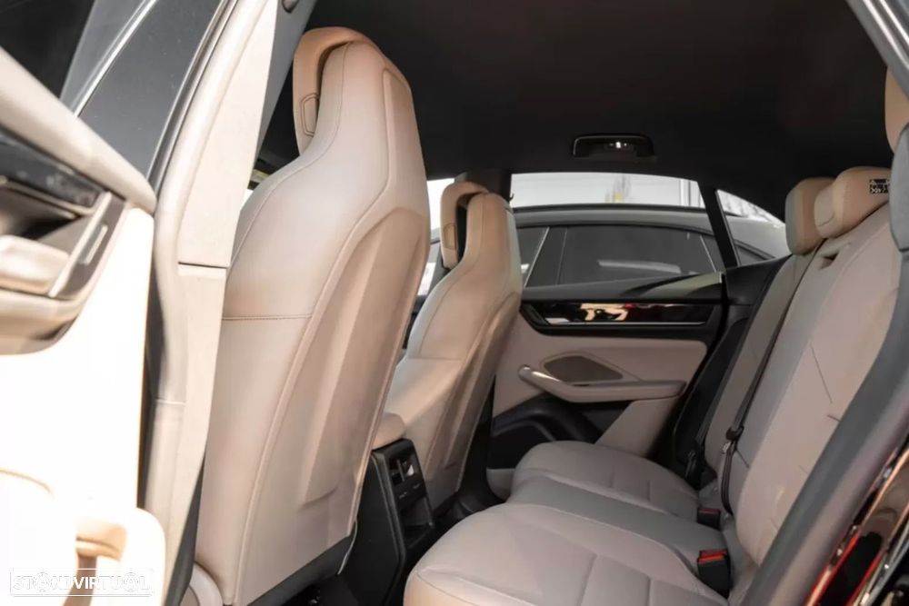 Porsche Macan Electric 4 - 17