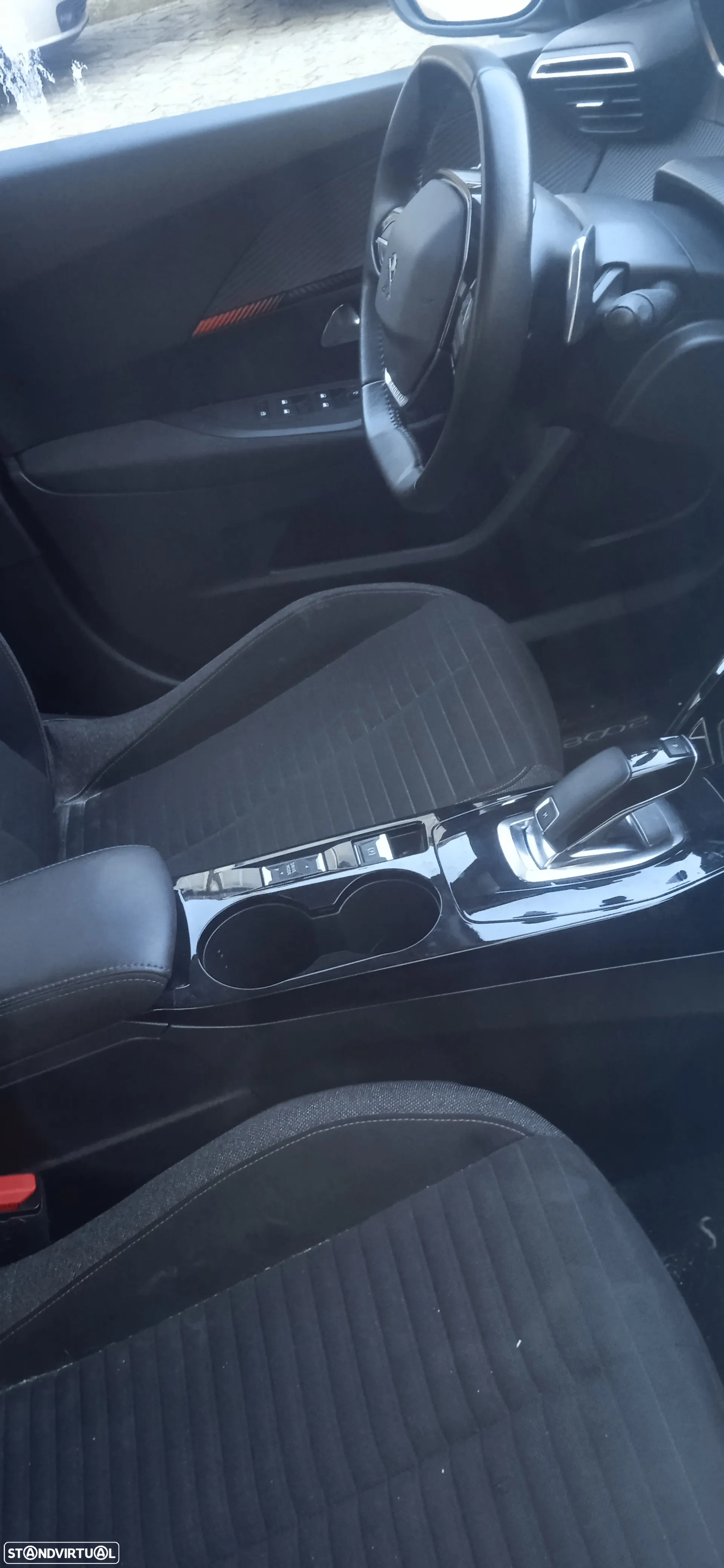 Peugeot 2008 1.2 PureTech Allure Pack EAT8 - 3