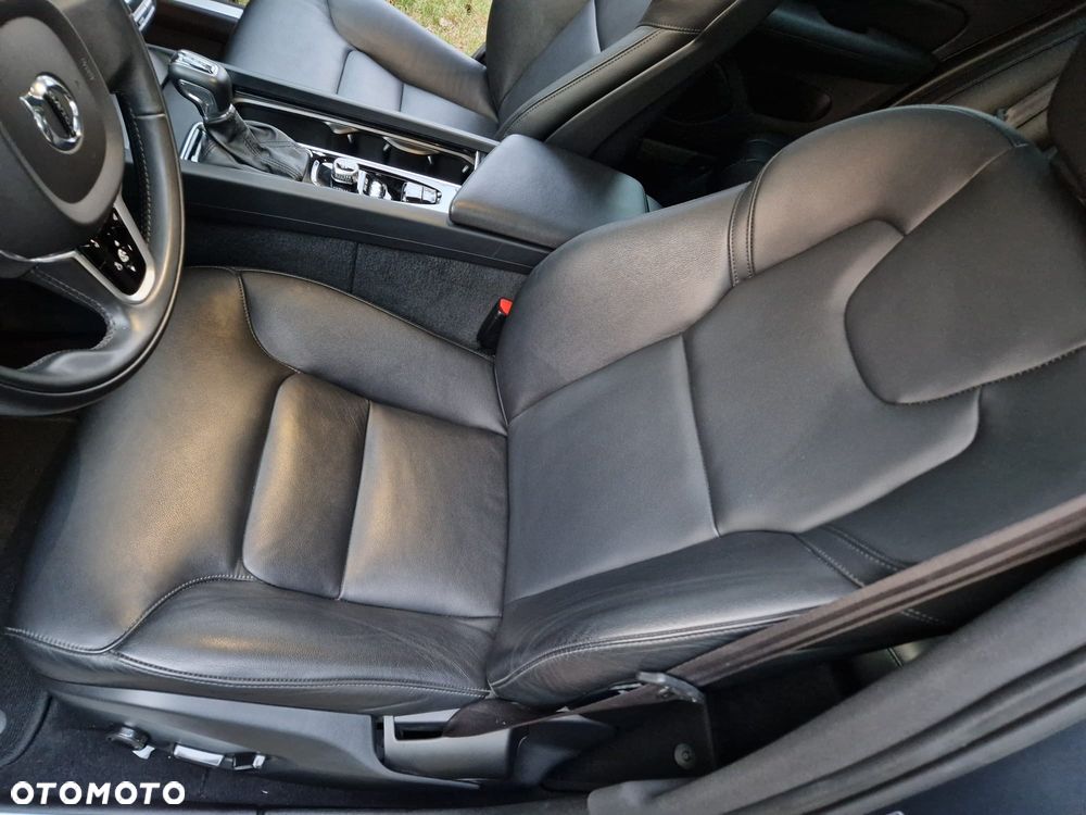 Volvo S60 T6 AWD Momentum Pro - 28