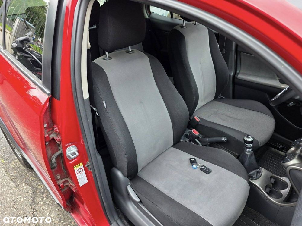 Toyota Urban Cruiser 1.33 Sol - 23