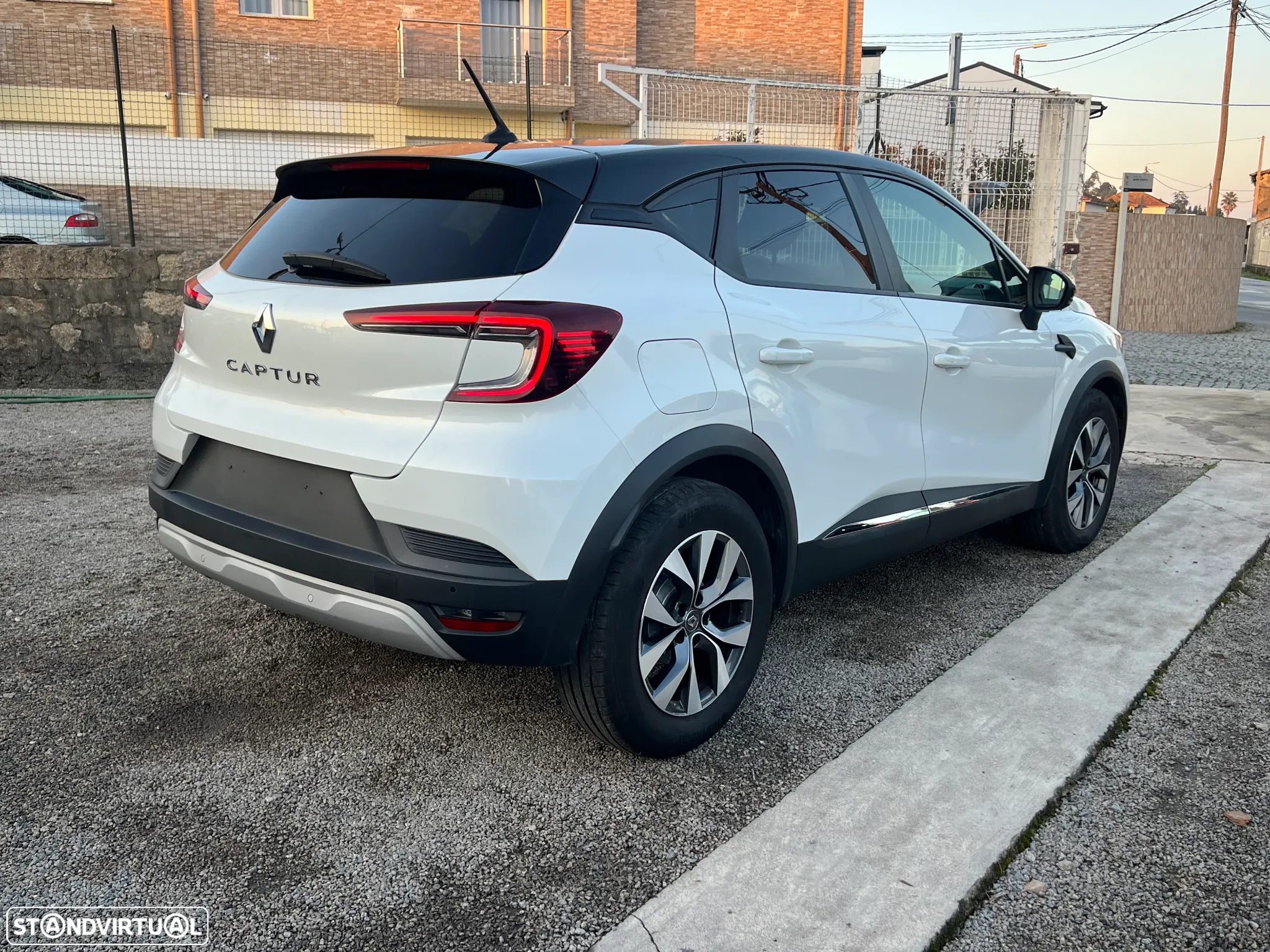 Renault Captur TCe 100 EXPERIENCE - 8