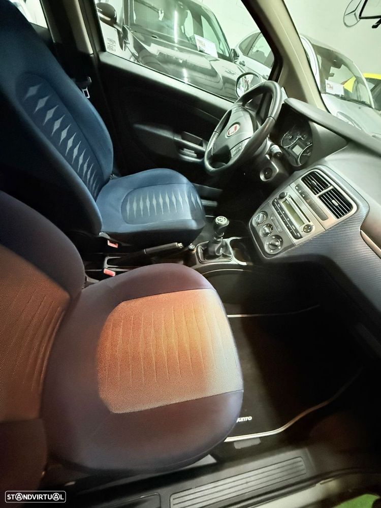 Fiat Punto 1.4 16V Emotion - 14