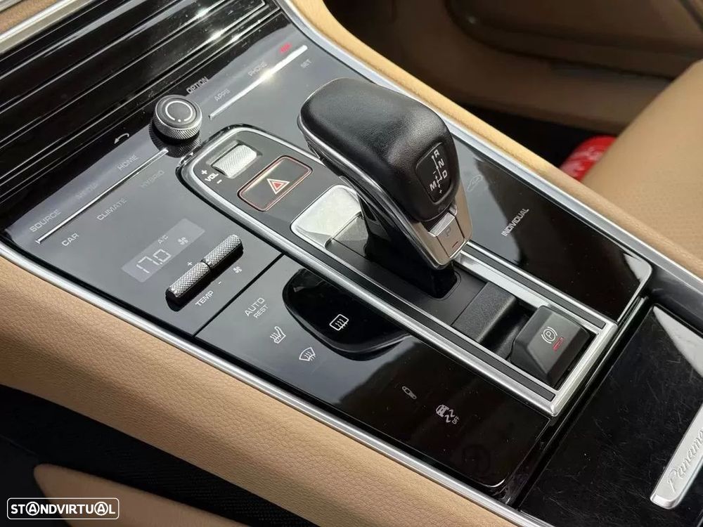 Porsche Panamera Sport Turismo 4 E-Hybrid - 16