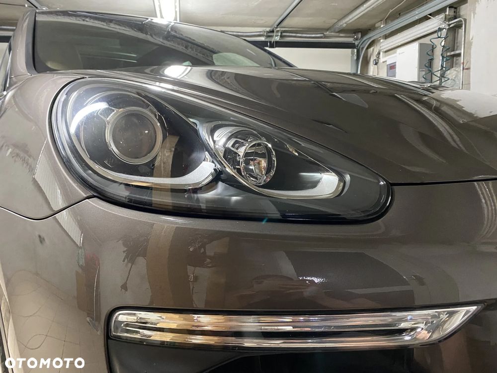 Porsche Cayenne ver-s-e--hybrid-platinum-edition - 15