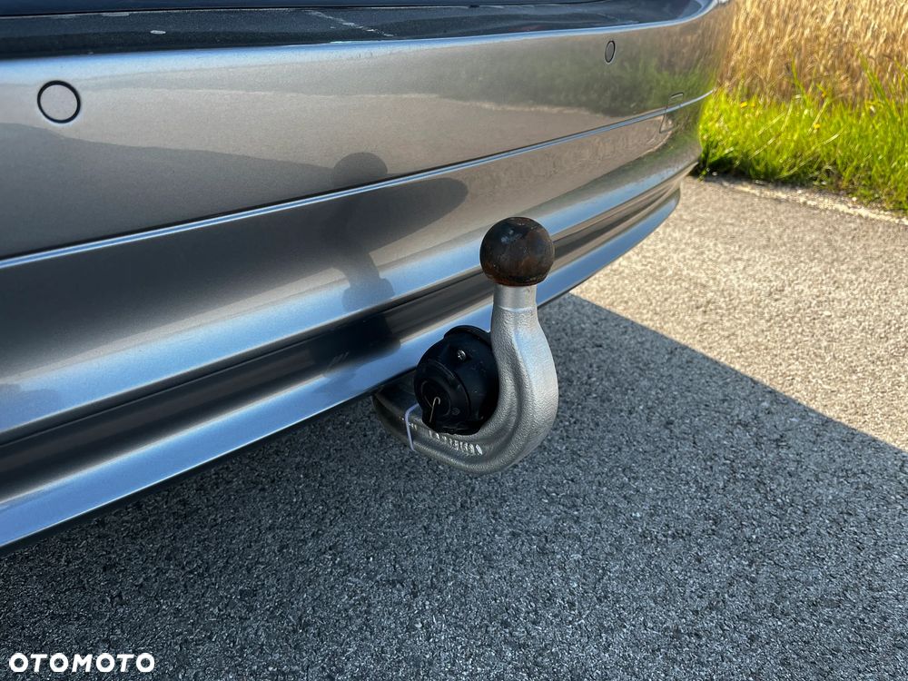 BMW Seria 3 325i xDrive - 28