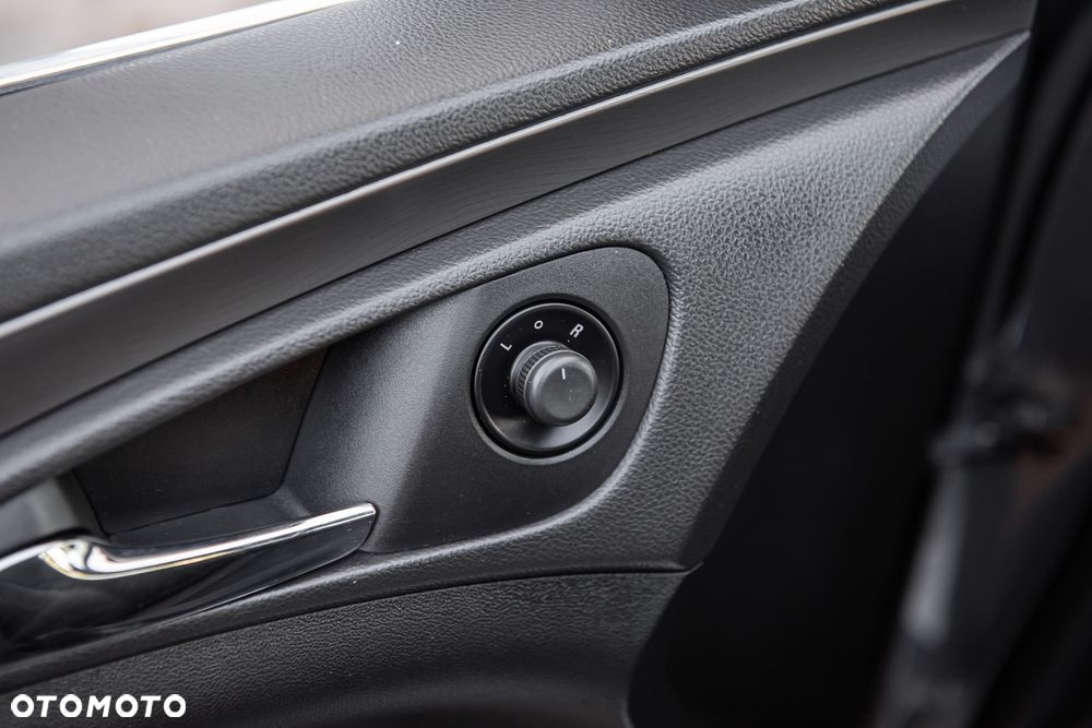 Opel Insignia - 16