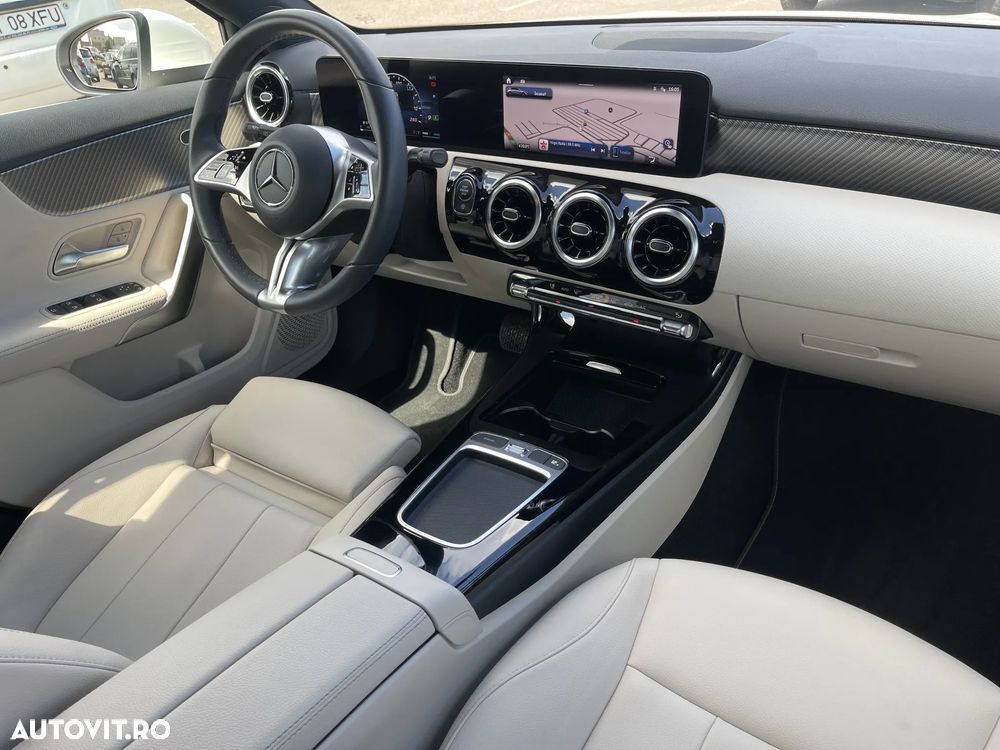 Mercedes-Benz A 180 7G-DCT - 32