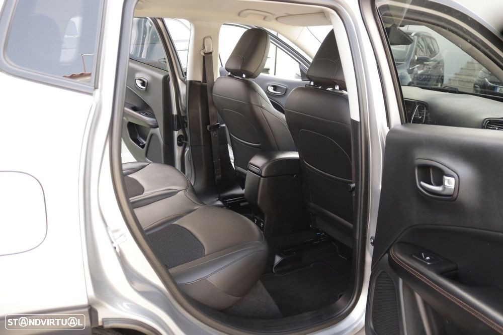 Jeep Compass 1.6 M-Jet Limited - 26