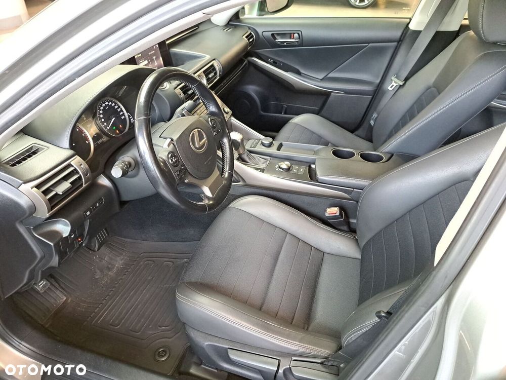 Lexus IS 200t Elite - 23