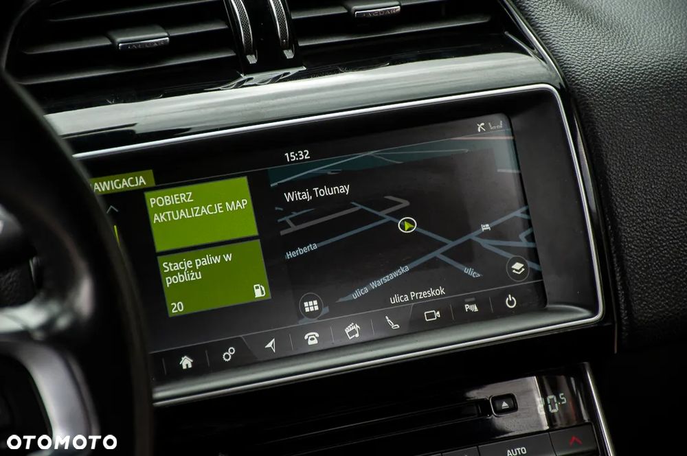 Jaguar XE - 23