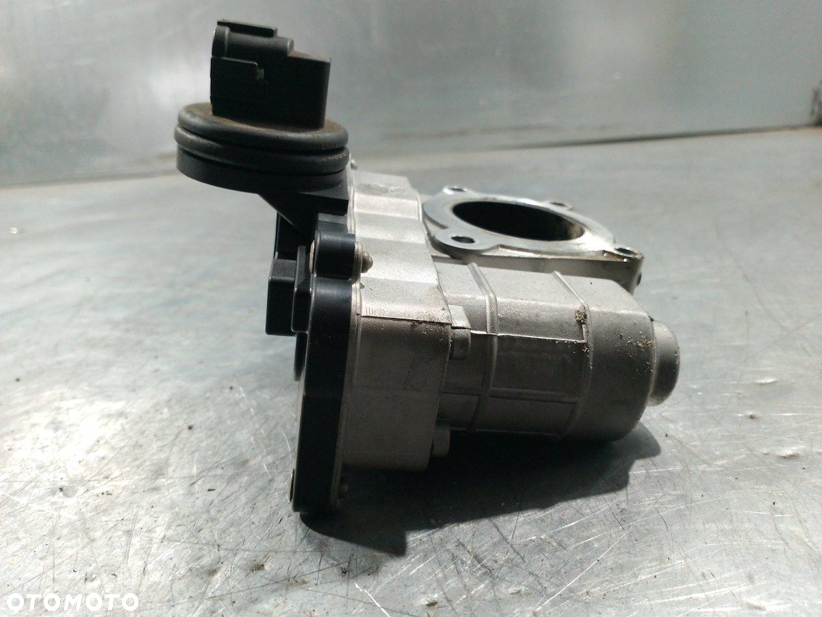 PRZEPUSTNICA NISSAN MICRA K12 ( 02-10 ) SERA576-02 1.2 B - 2