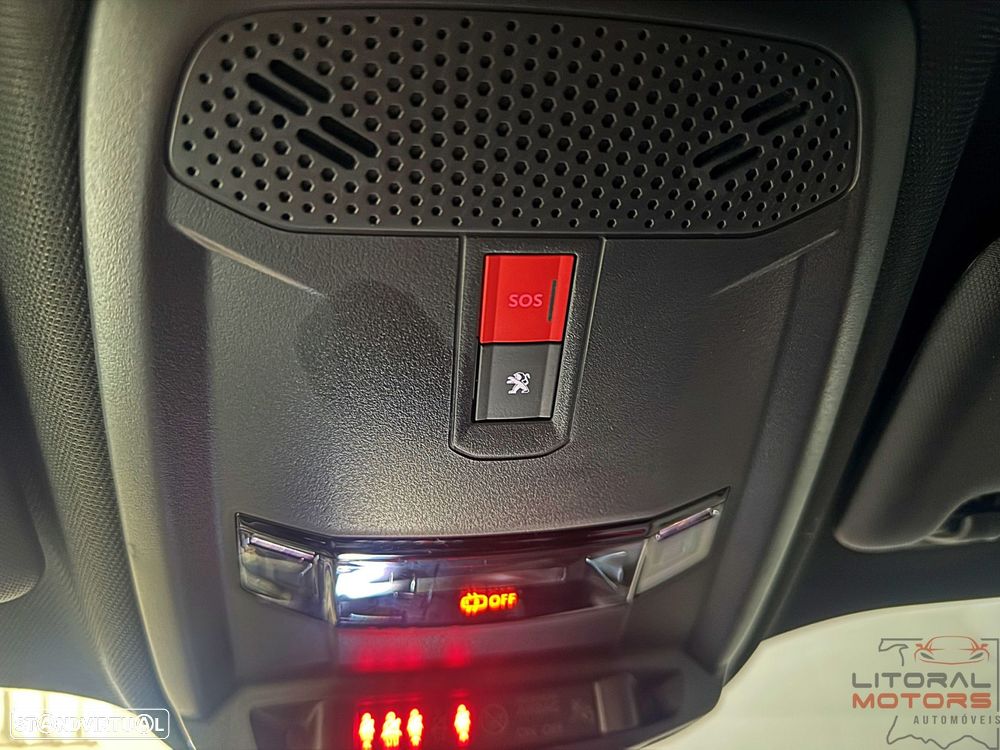 Peugeot 2008 1.2 PureTech GT EAT8 - 22