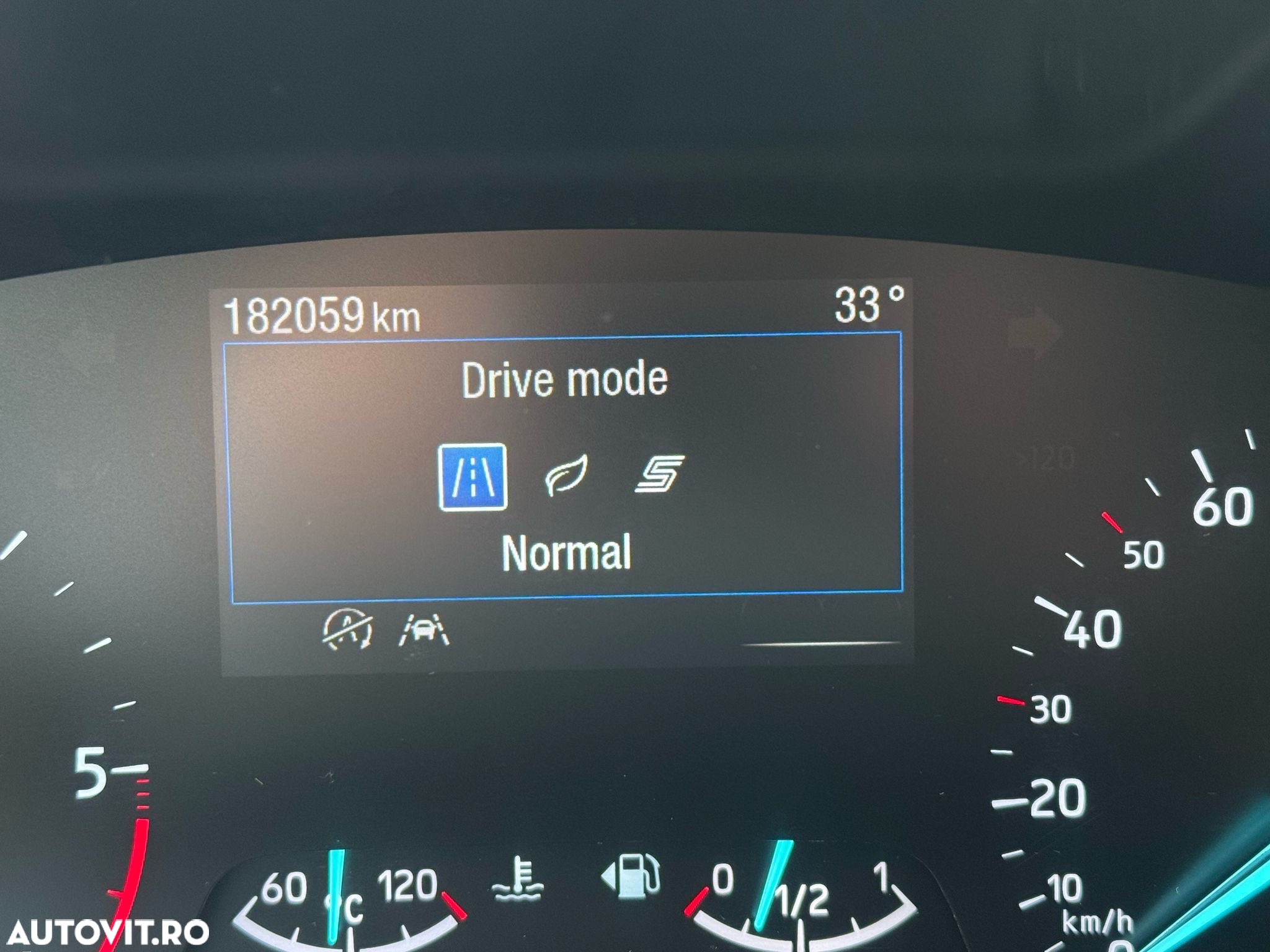 Ford Focus 2.0 EcoBlue Vignale - 26