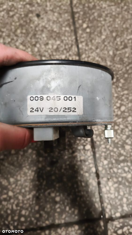 Licznik prędkościomierz Mercedes w124 w123 w201 MB190 diesel Mercedes 814-817 kaczka - 16