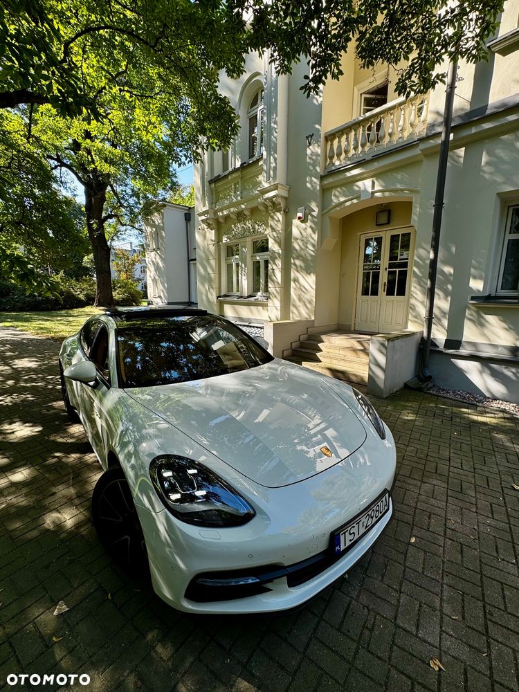 Porsche Panamera 4 E-Hybrid - 16