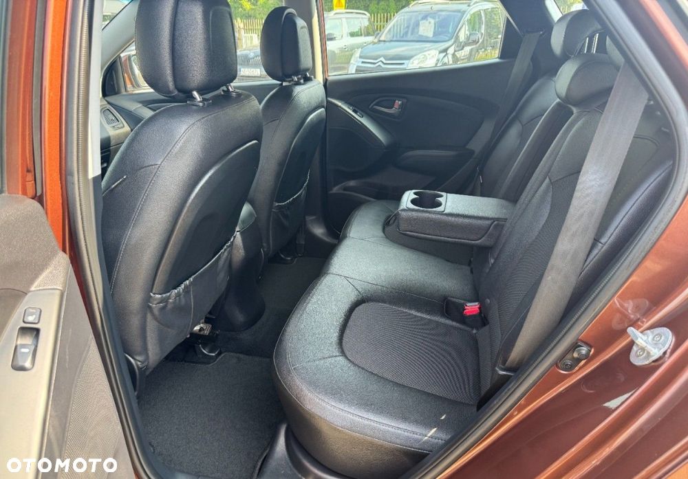 Hyundai ix35 2.0 CRDi 4WD Fifa World Cup Silver Edition - 11