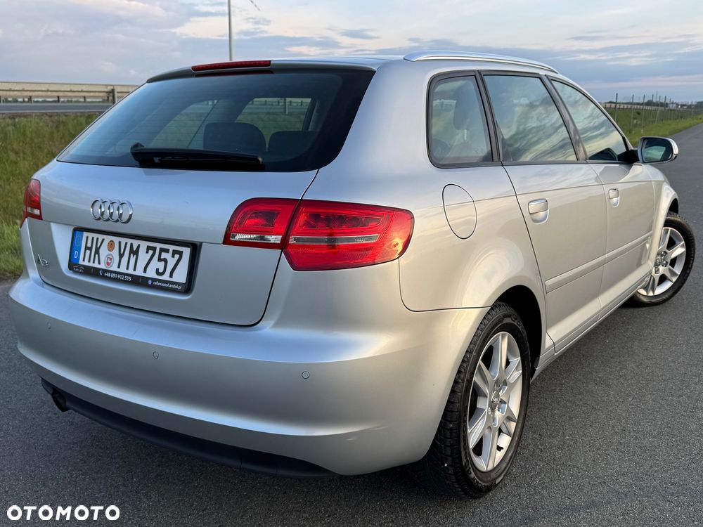 Audi A3 Sportback 1.6 Ambiente - 4