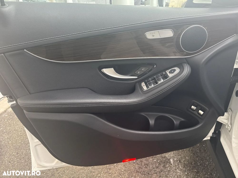 Mercedes-Benz GLC - 12