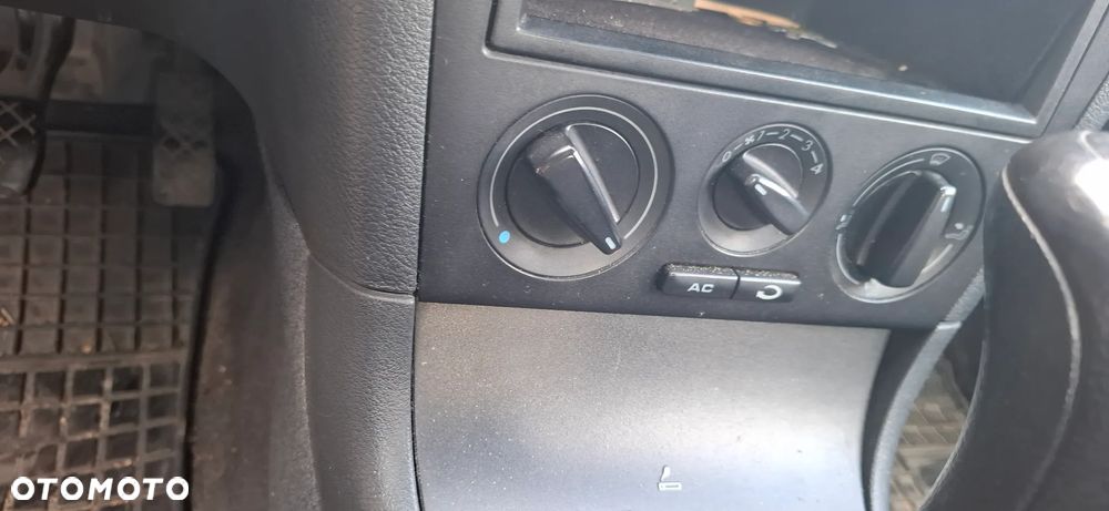 Skoda Octavia 1,9 na części - 8