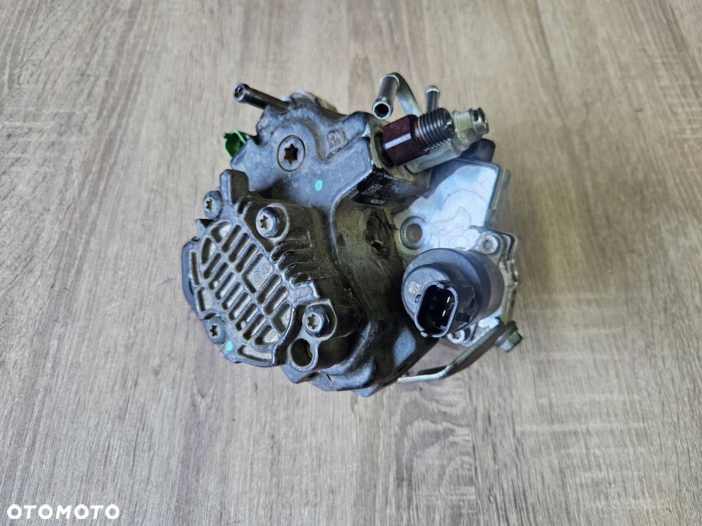 toyota auris ii 1.4 d4d corolla yaris iii pompa wtryskowa - 2