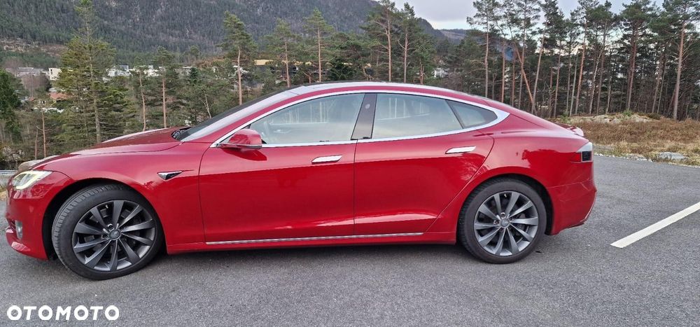 Tesla Model S - 2