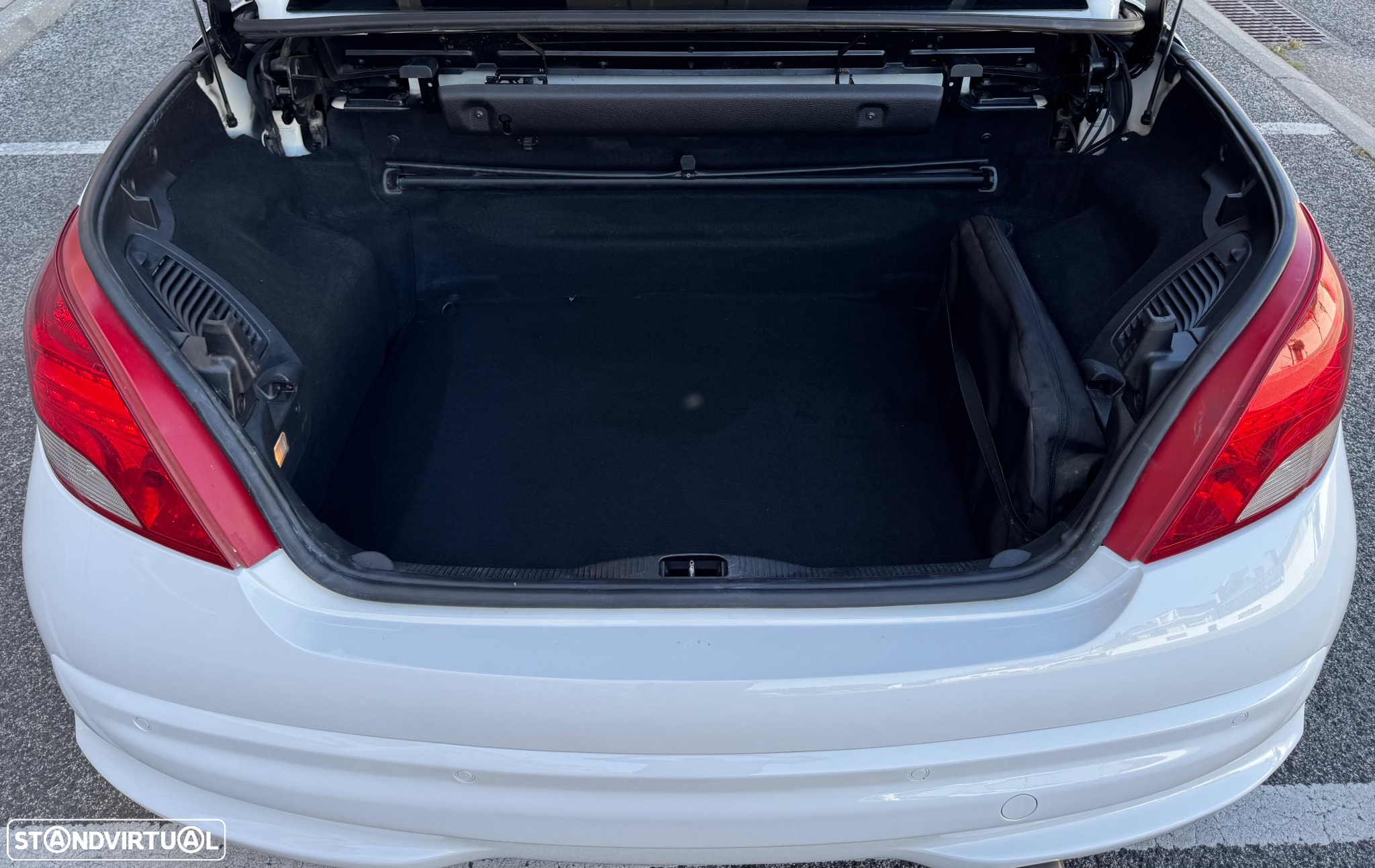 Peugeot 207 CC 1.6 HDi Roland Garros - 42