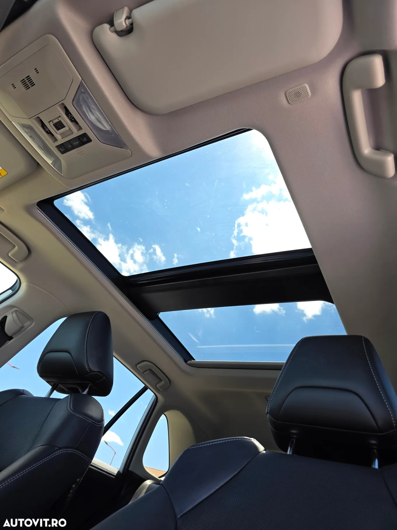 Toyota RAV4 2.5 Hybrid VVT-iE 4x4 Luxury Premium - 18