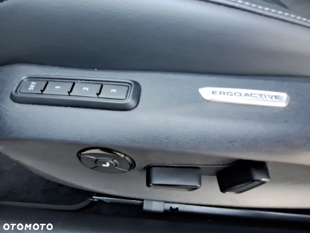 Volkswagen Passat - 33