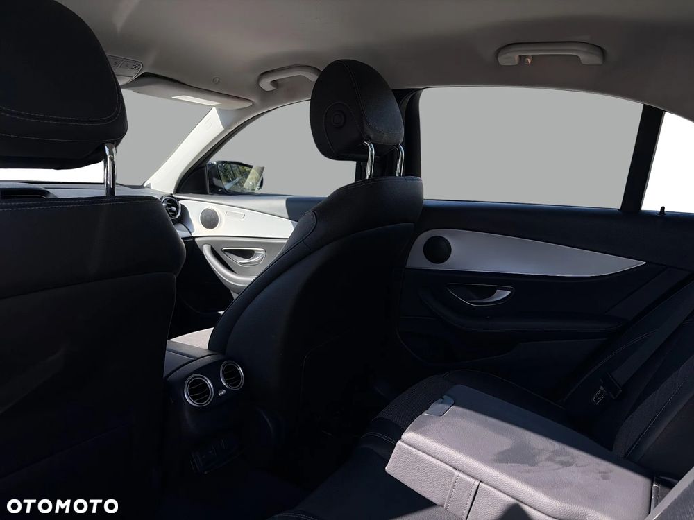 Mercedes-Benz Klasa E 200 d Avantgarde - 16