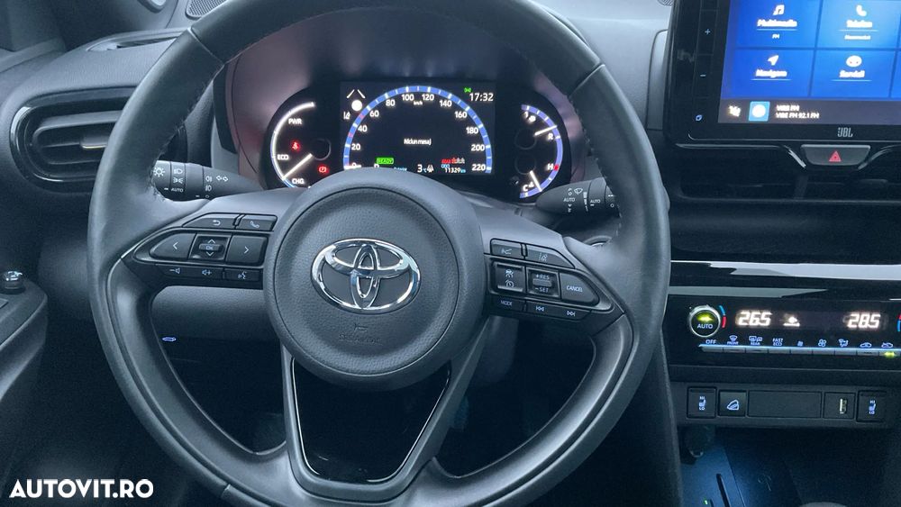 Toyota Yaris Cross 1.5 VVT-i HSD 130 4x4 HEV Exclusive - 13