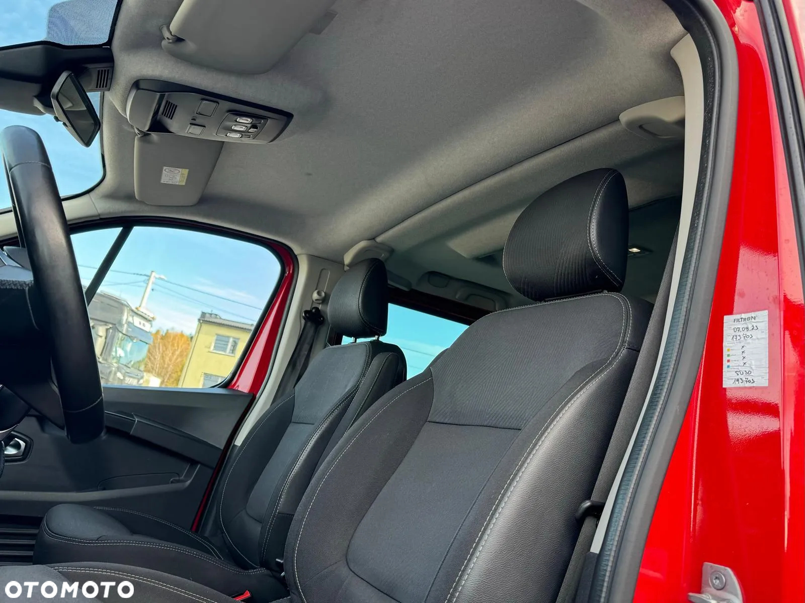 Renault Trafic SpaceClass 2.0 dCi EDC - 12