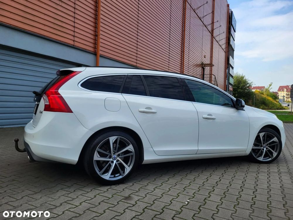 Volvo V60 D4 Drive-E R-Design Momentum - 5