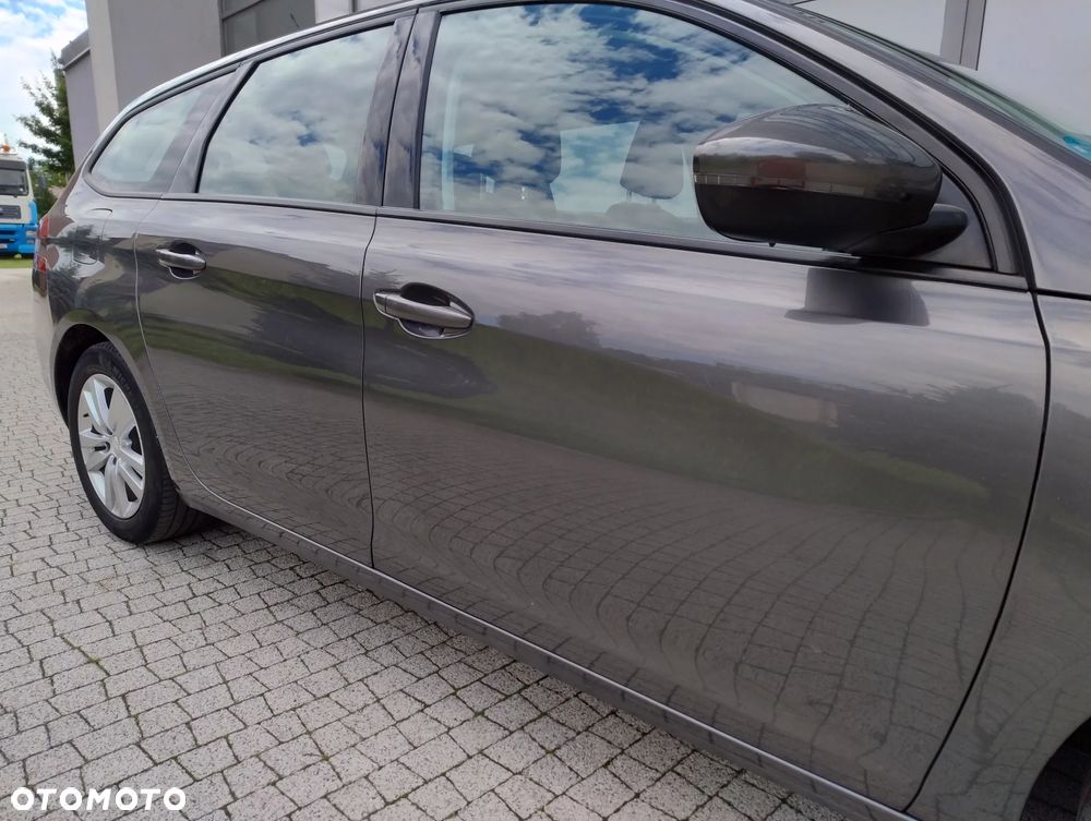 Peugeot 308 BlueHDi 130 Allure - 32