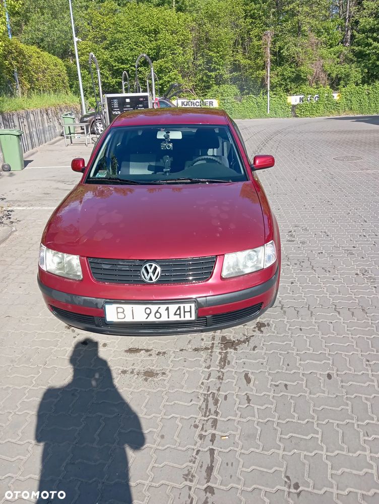 Volkswagen Passat 1.9 TDI Highline - 1