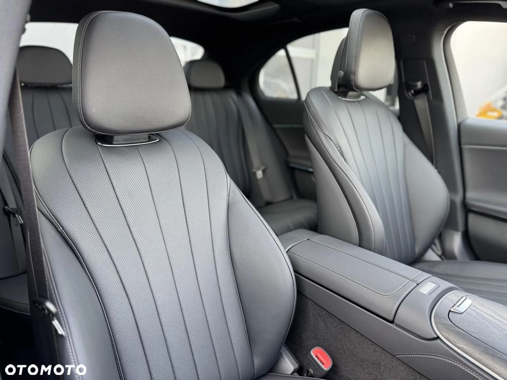 Mercedes-Benz Klasa E 300 de 4-Matic Exclusive - 12