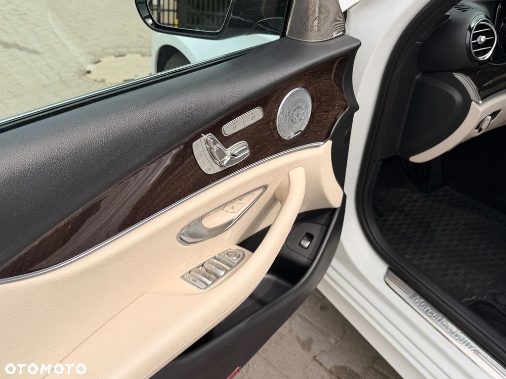 Mercedes-Benz Klasa E 300 9G-TRONIC AMG Line - 10