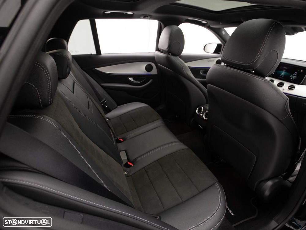 Mercedes-Benz E 300 de 9G-TRONIC AMG Line - 12