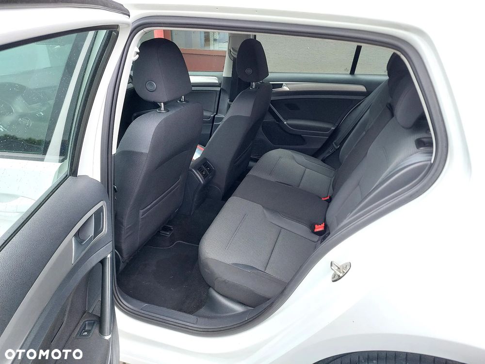 Volkswagen Golf - 14