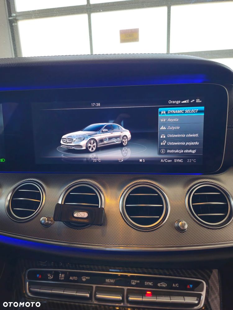 Mercedes-Benz Klasa E 220 d 9G-TRONIC - 19