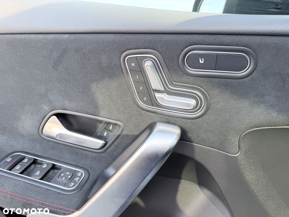 Mercedes-Benz Klasa A 250 4-Matic AMG Line 7G-DCT - 16