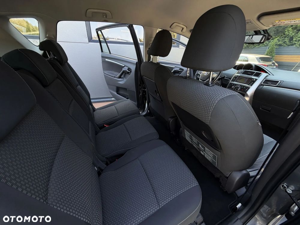 Toyota Verso 1.8 Premium 7os - 17