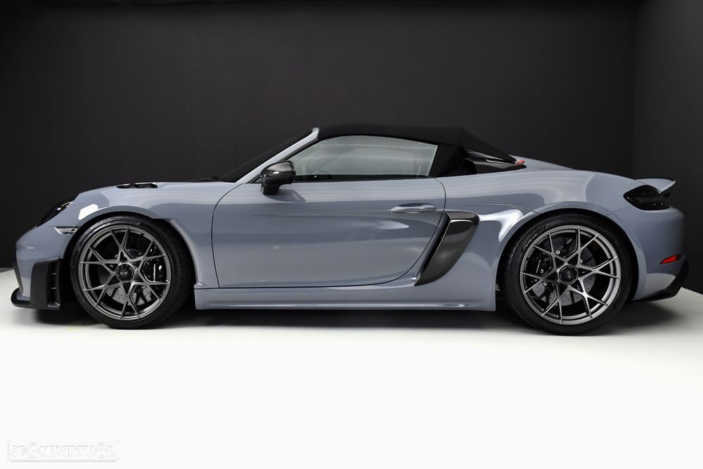 Porsche 718 Spyder RS - 5