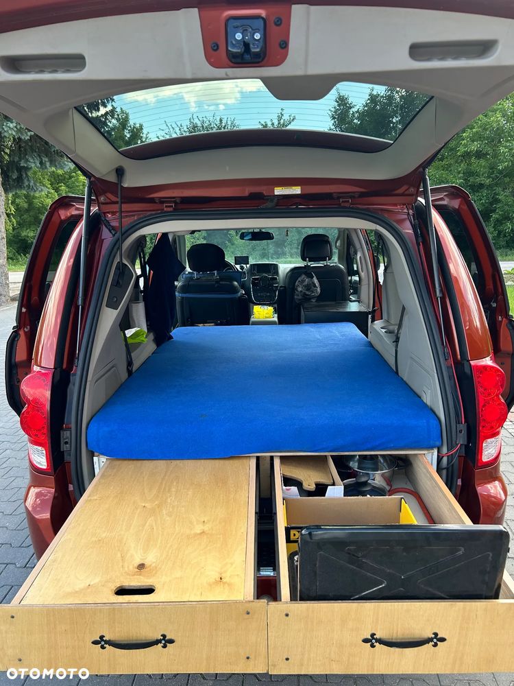 Dodge Grand Caravan - 13
