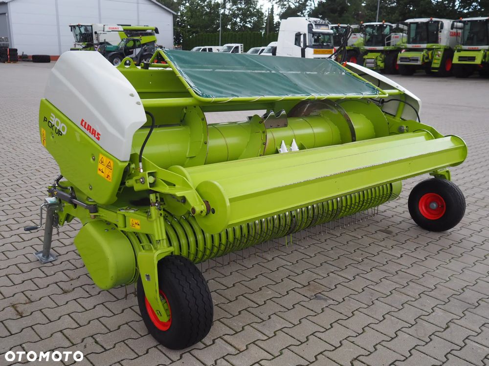 Claas Pick Up 300 HD Profi - 10